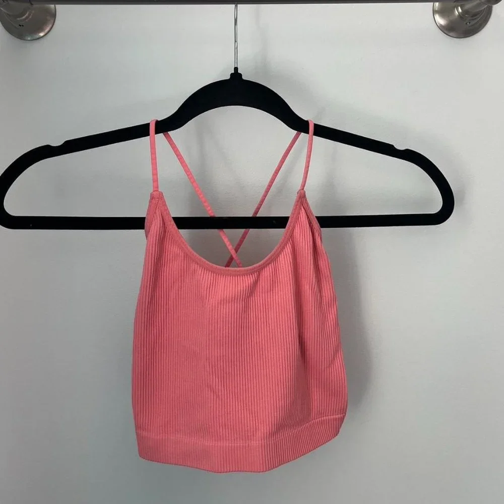 bright pink athletic top🩷 - Picture 1 of 2